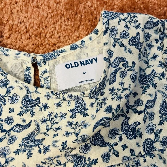 2 old navy dresses size 4T - Picture 5 of 5